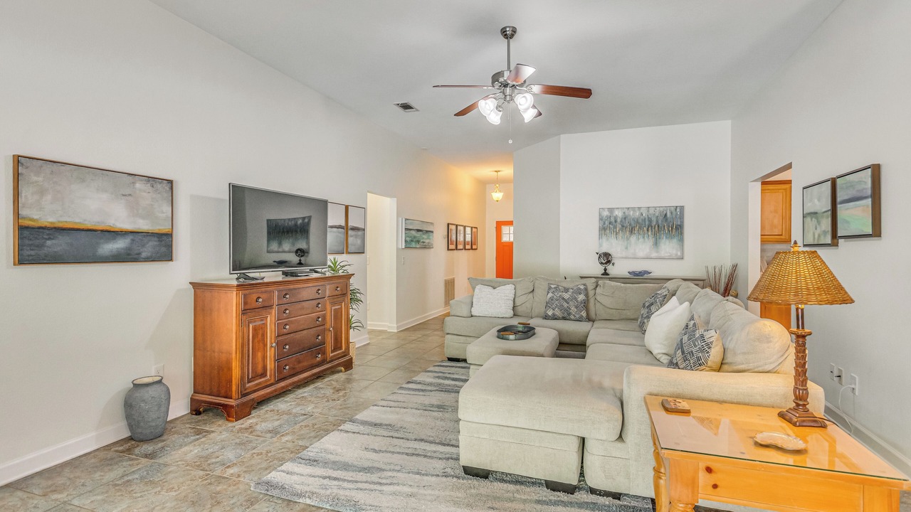 Photo of Livingroom in Ono Island