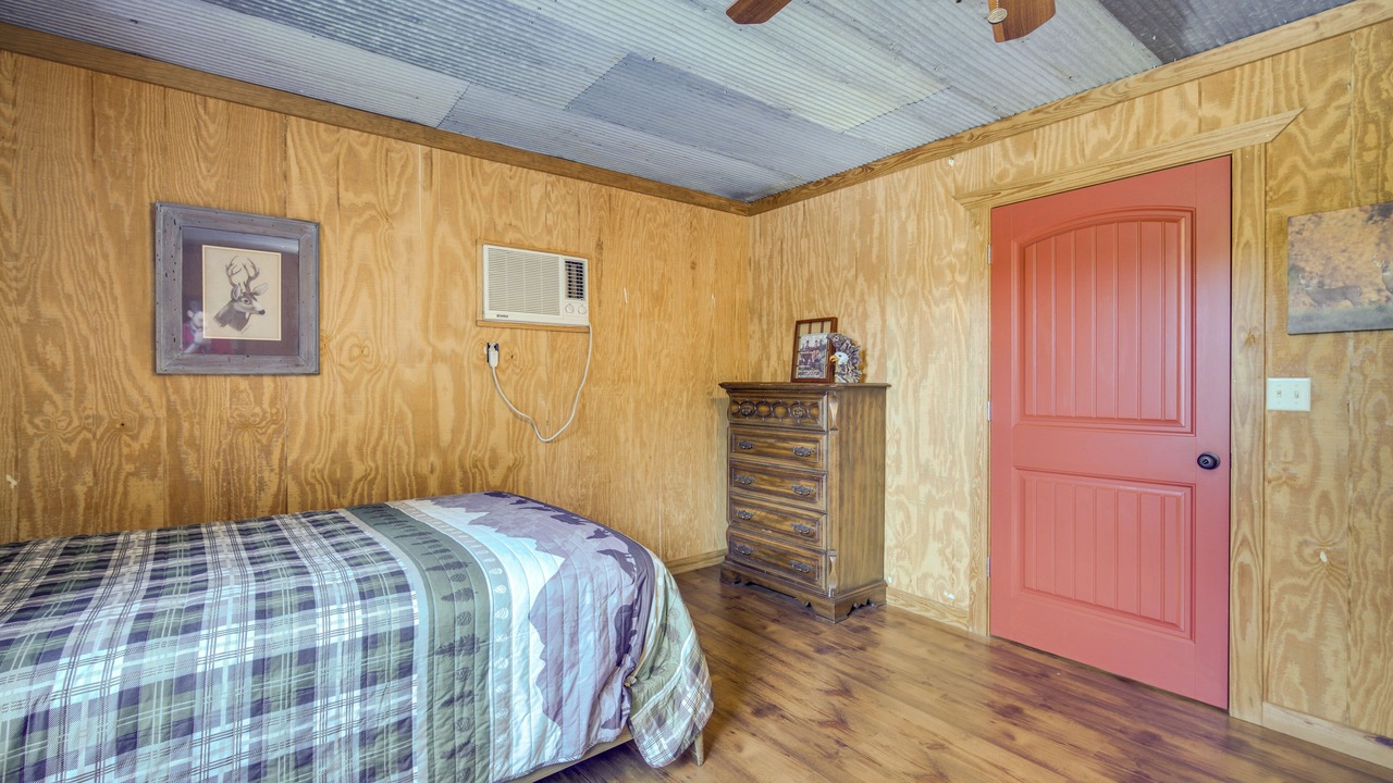 Photo of Bedroom in Heflin