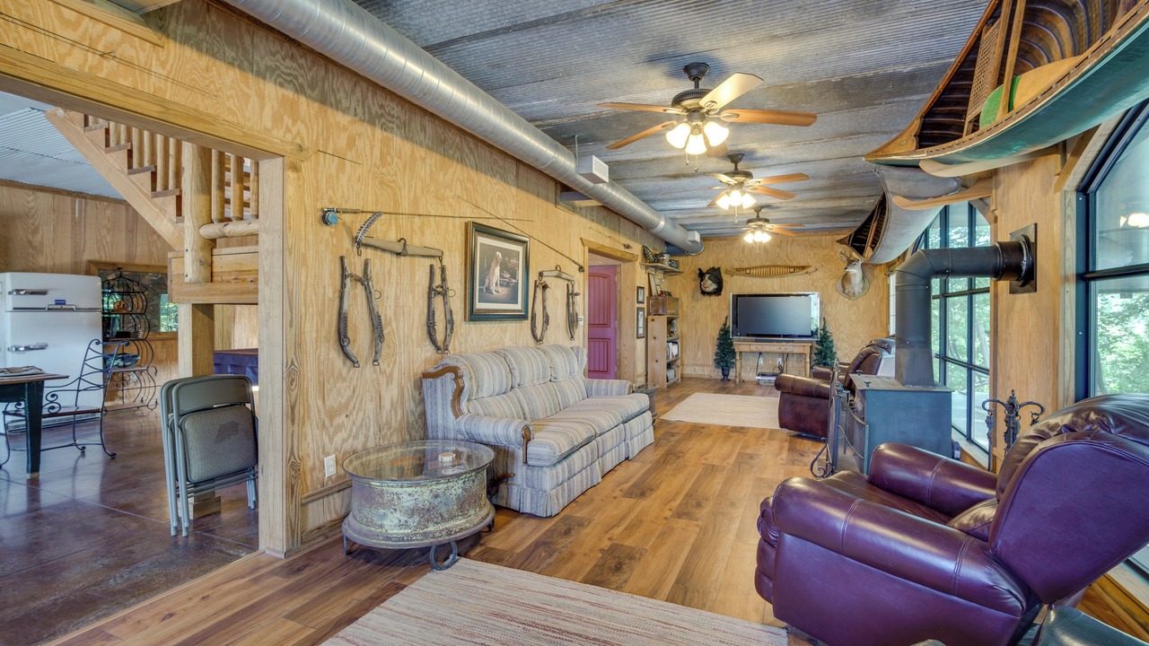 Photo of Livingroom in Heflin