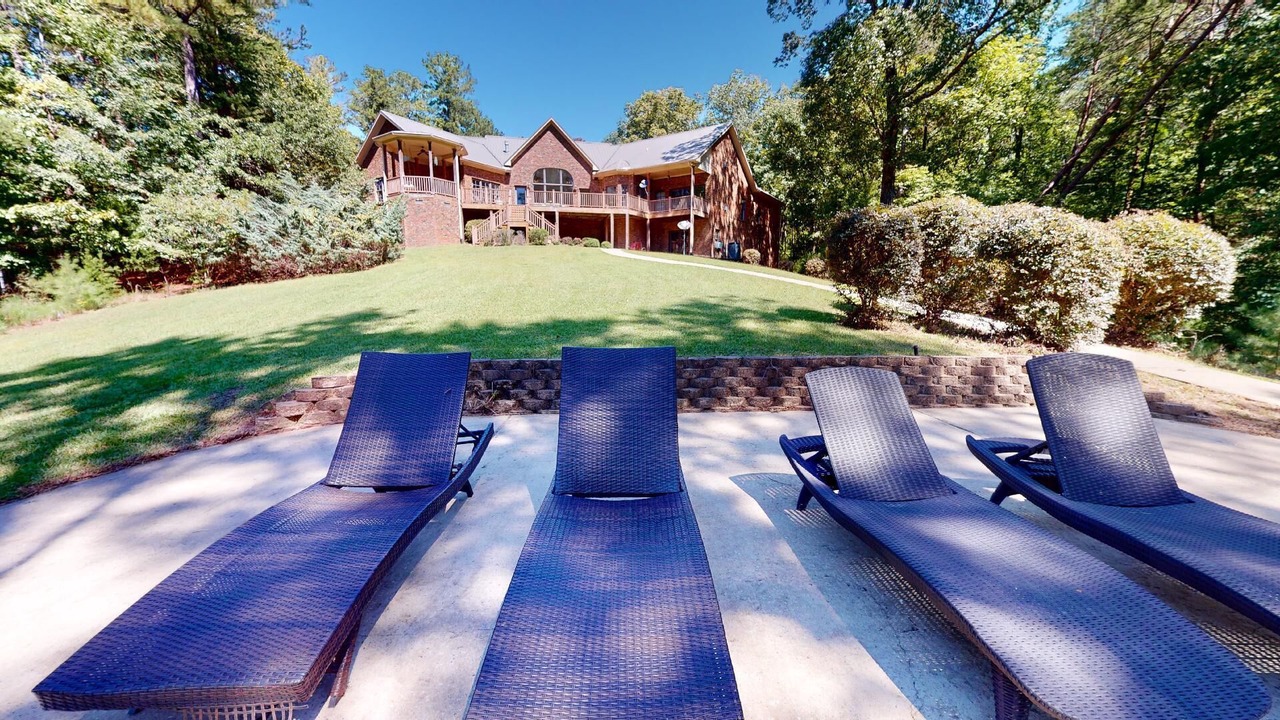 Photo of Outdoor in Samantha