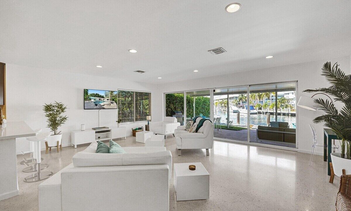 Photo of Livingroom in Dolphin Isles