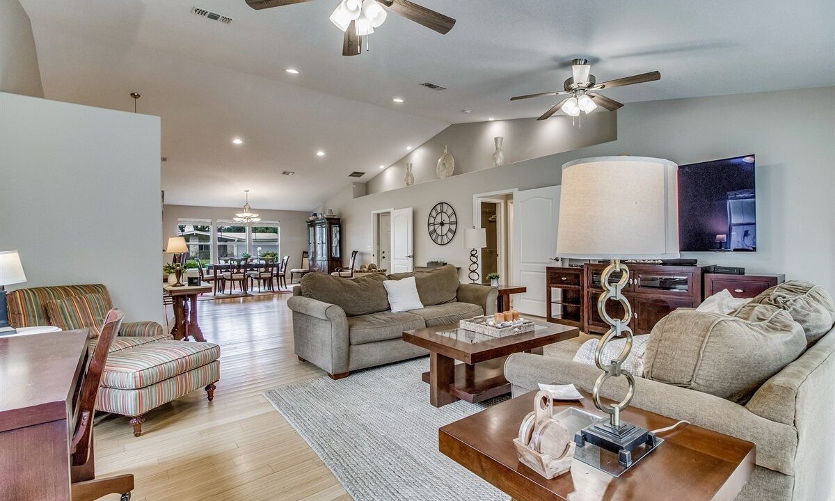 Photo of Livingroom in Pensacola