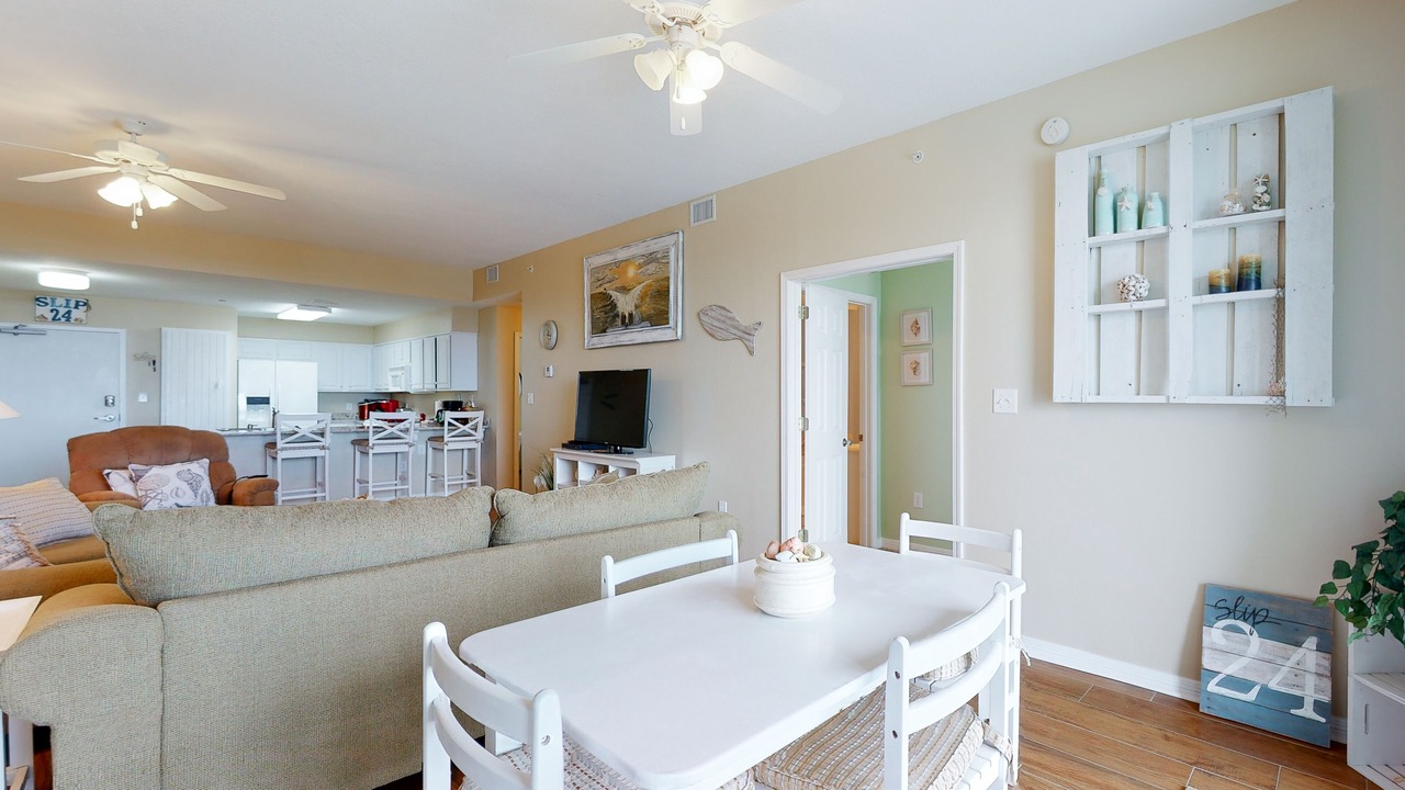 Photo of Livingroom in Fort Morgan Pines