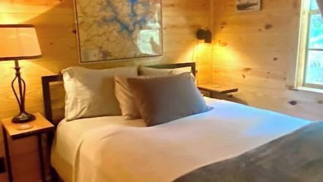 Photo of Bedroom in Pleasure Point