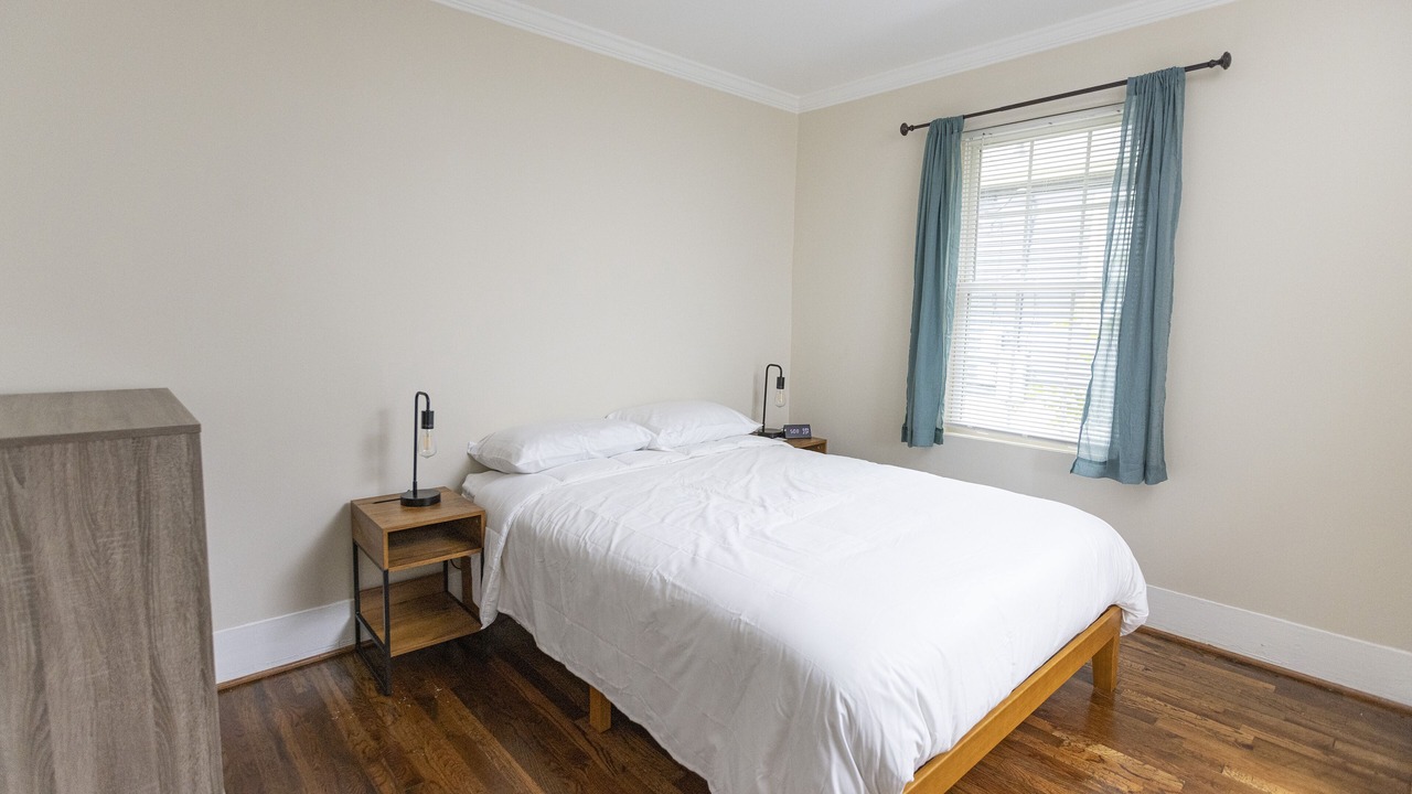 Photo of Bedroom in Crestline Heights