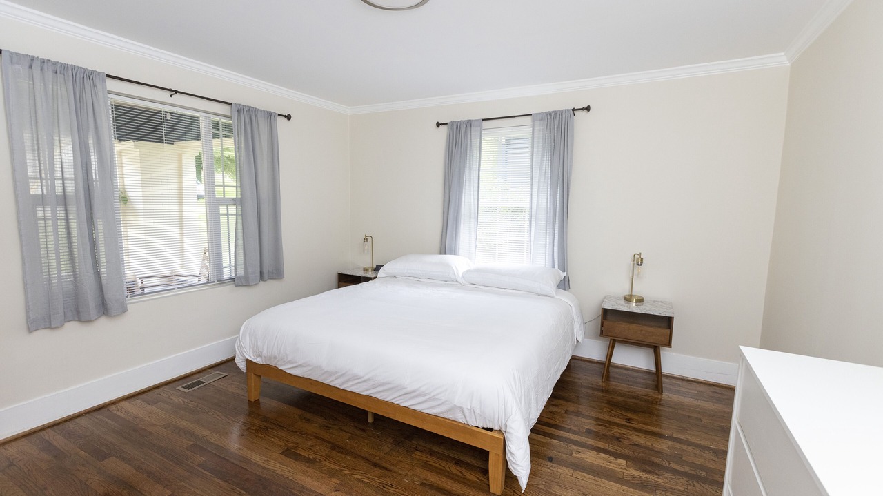 Photo of Bedroom in Crestline Heights