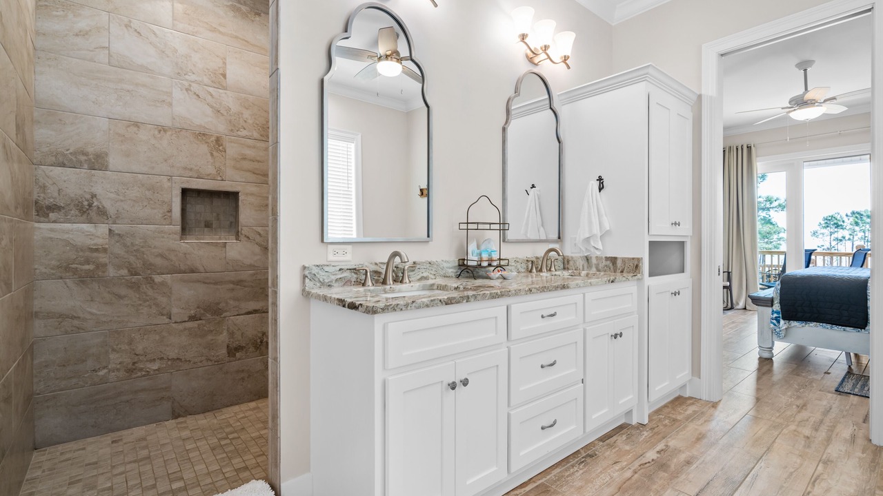 Photo of Bathroom in Dauphin Island