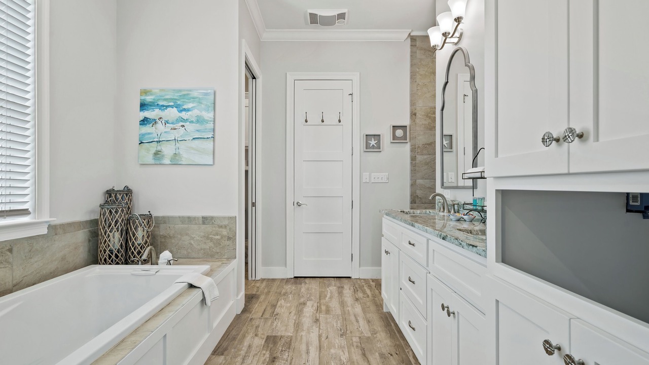Photo of Bathroom in Dauphin Island