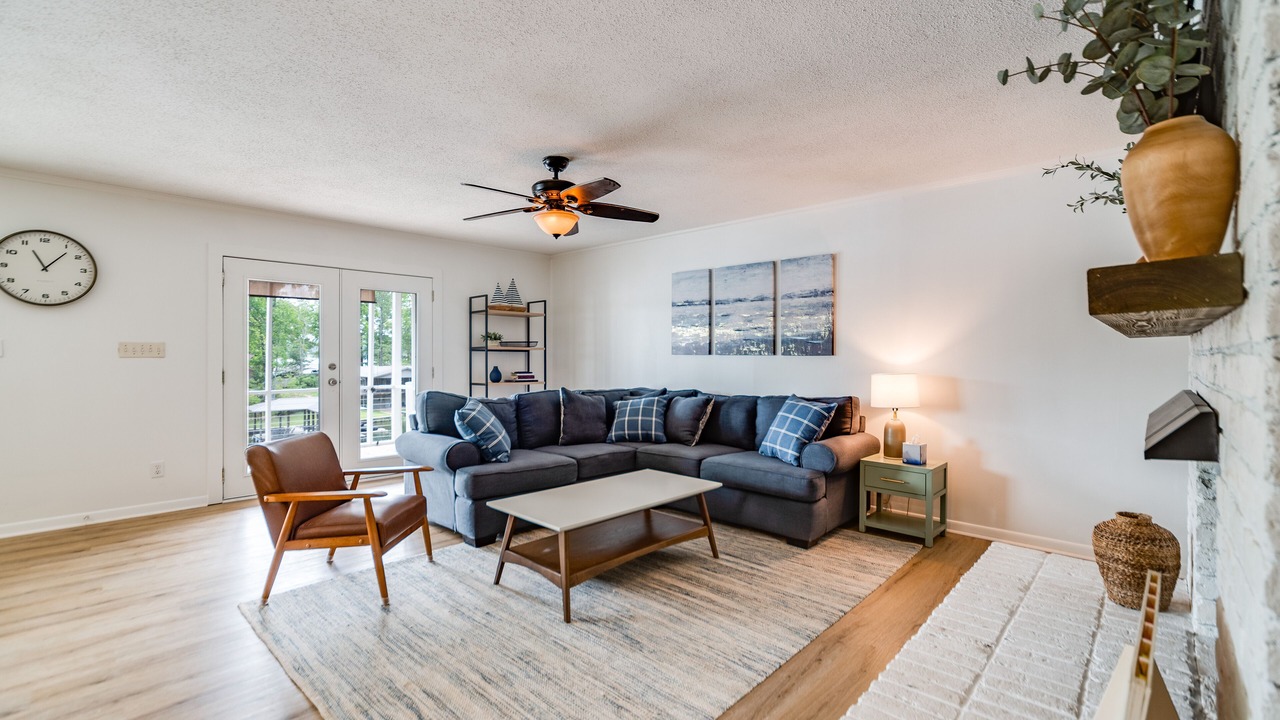 Photo of Livingroom in Alexander City