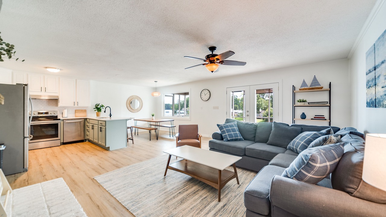 Photo of Livingroom in Alexander City