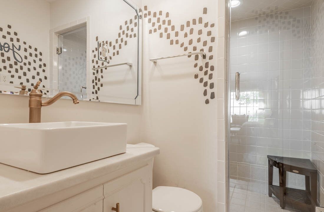 Photo of Bathroom in Guntersville