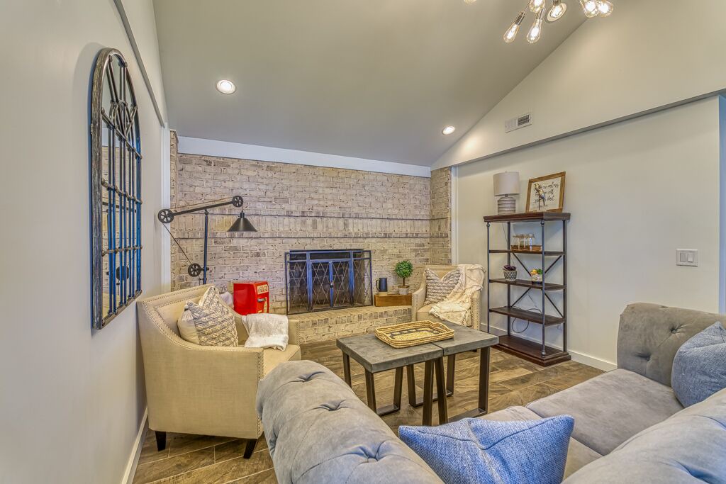 Photo of Livingroom in Muscle Shoals