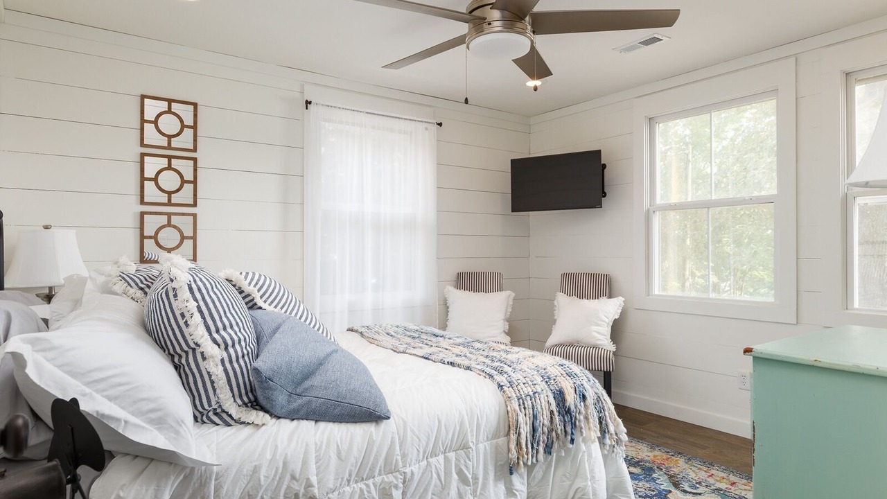 Photo of Bedroom in Muscle Shoals
