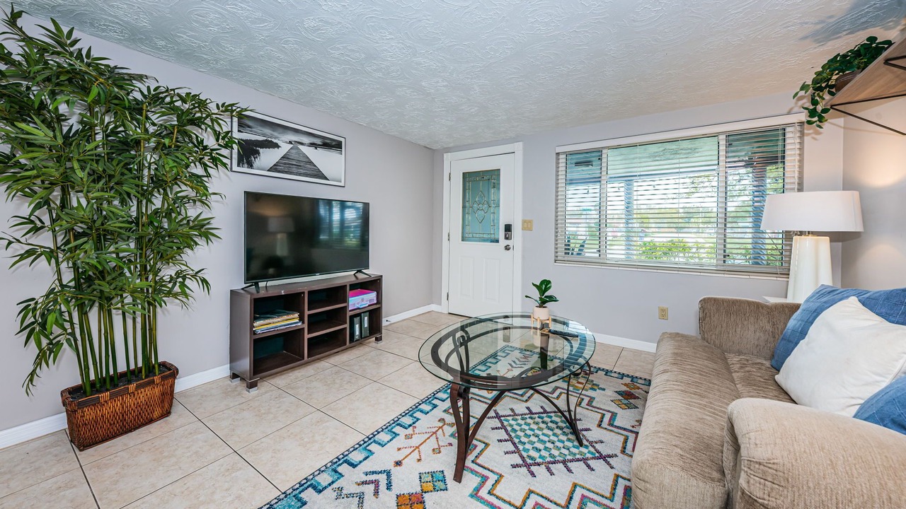Photo of Bedroom in Aloha Gardens