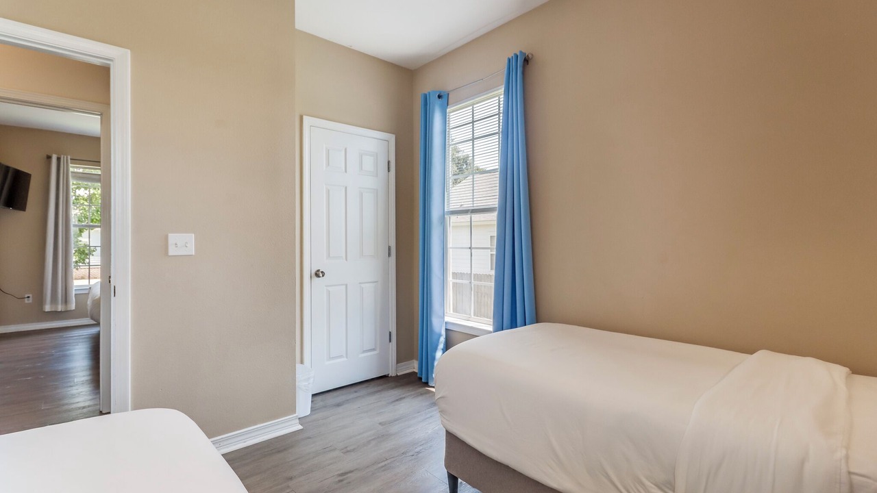 Photo of Bedroom in Long Beach