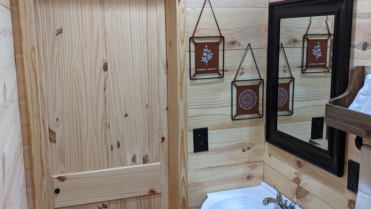 Photo of Bathroom in Fort Payne