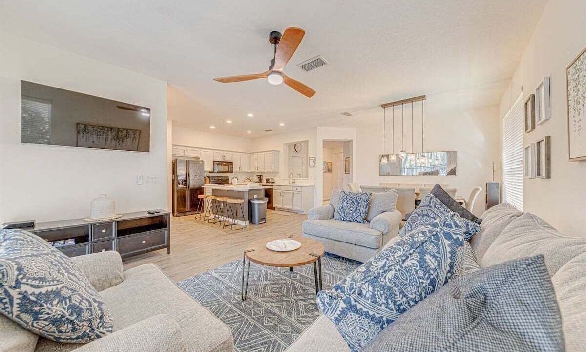 Photo of Livingroom in Watersong