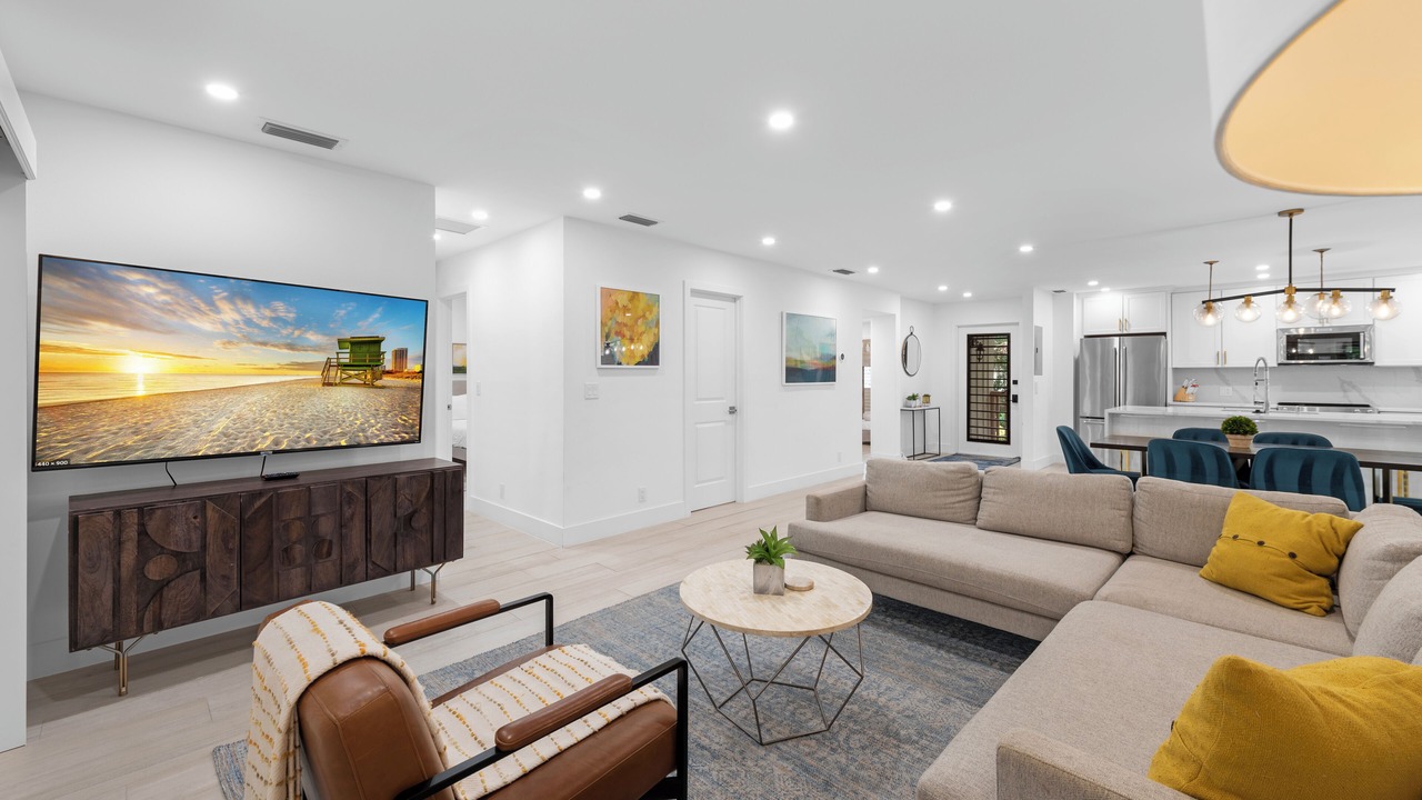 Photo of Livingroom in Hunt Club