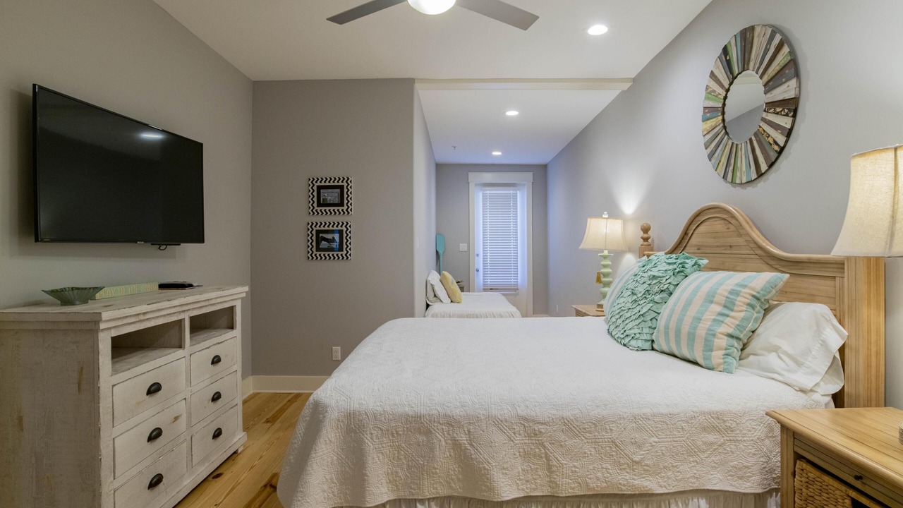 Photo of Bedroom in Orange Beach East