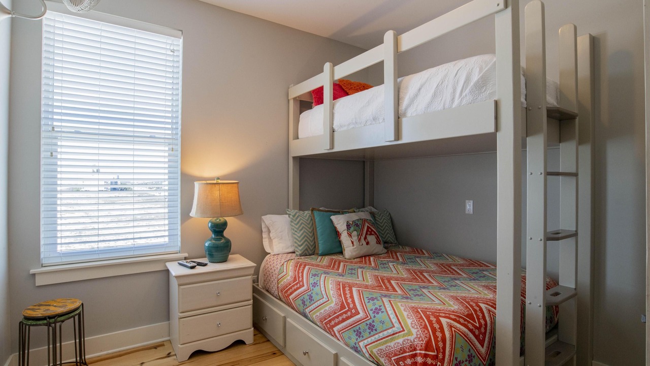 Photo of Bedroom in Orange Beach East