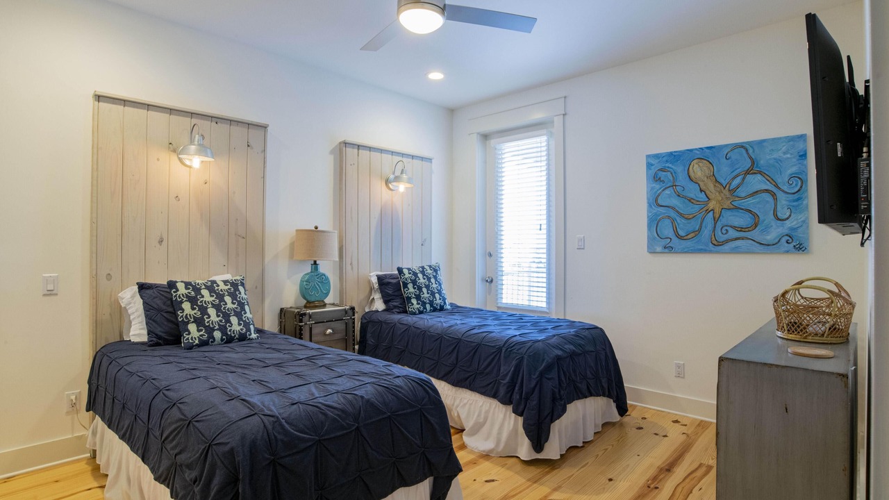 Photo of Bedroom in Orange Beach East