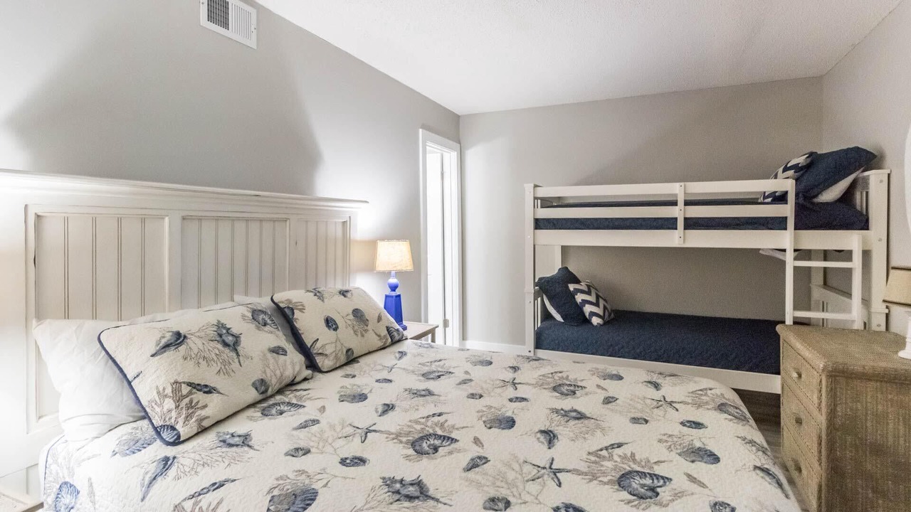 Photo of Bedroom in Gulf Shores