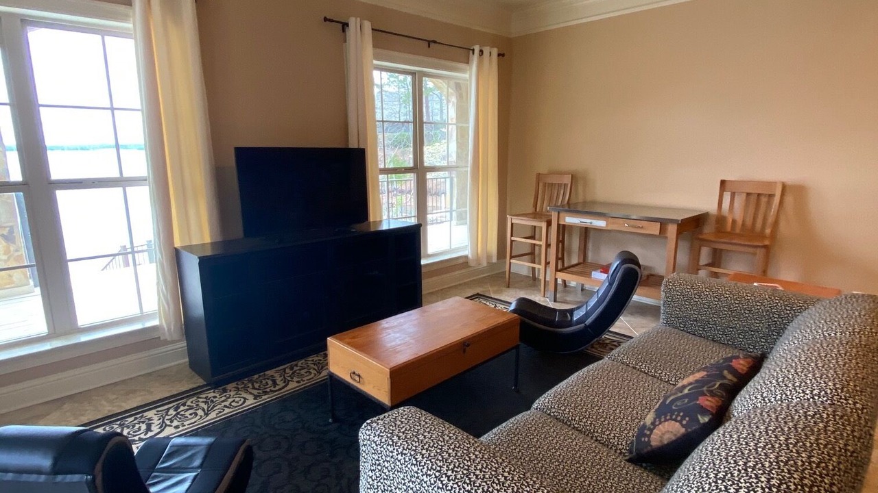 Photo of Livingroom in Tallassee