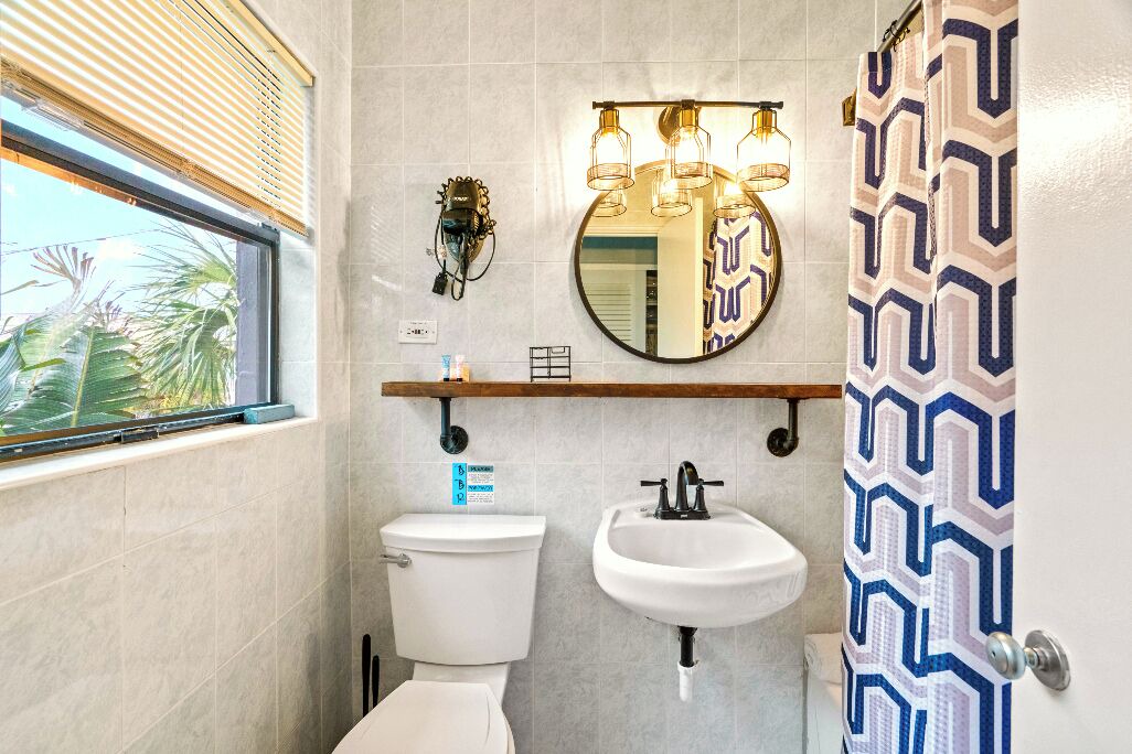 Photo of Bathroom in Treasure Island