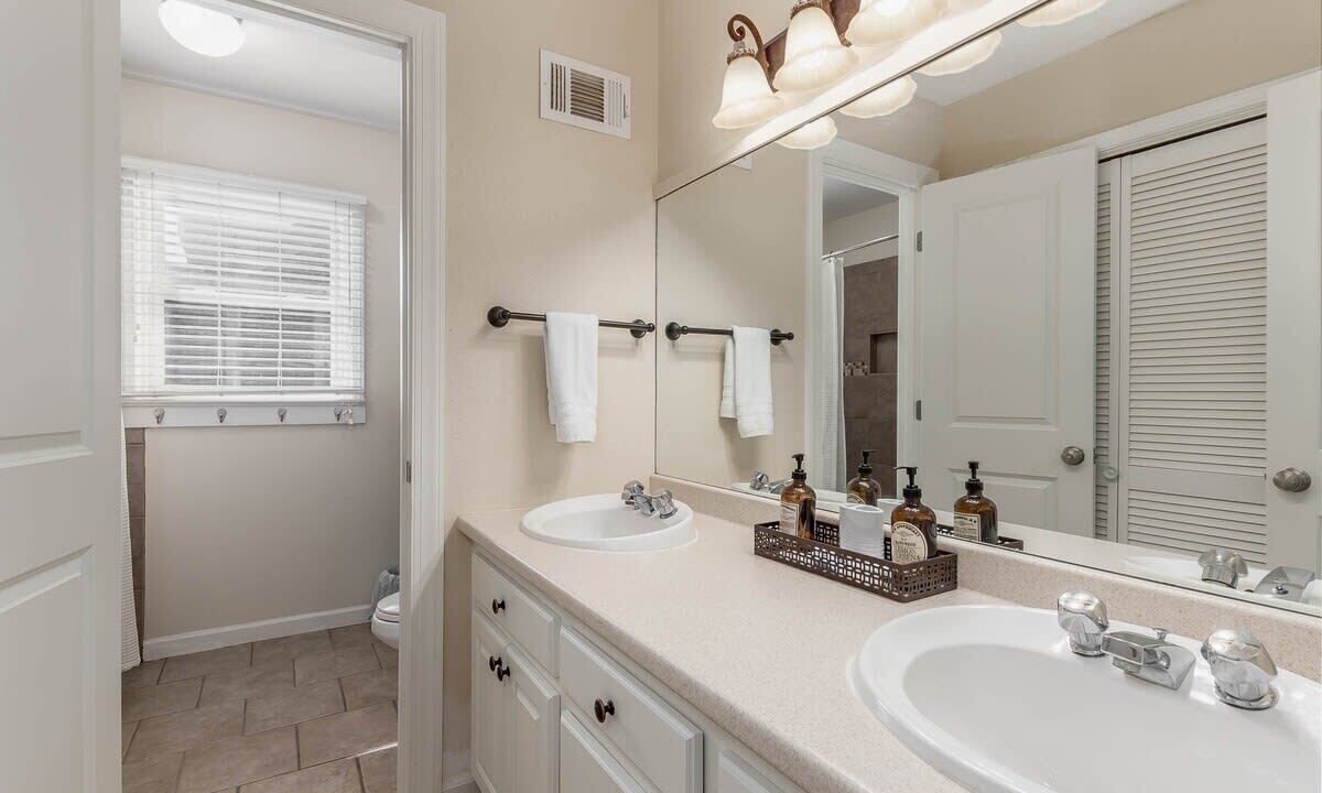 Photo of Bathroom in Tuscaloosa