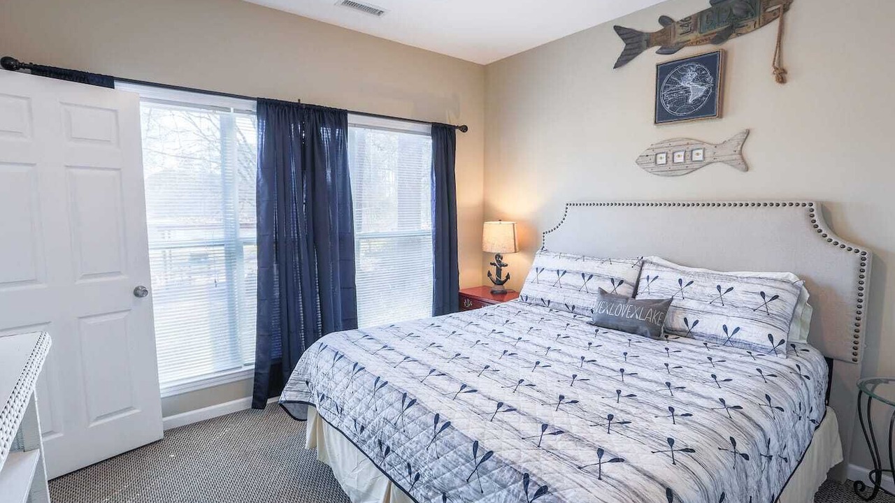 Photo of Bedroom in Guntersville