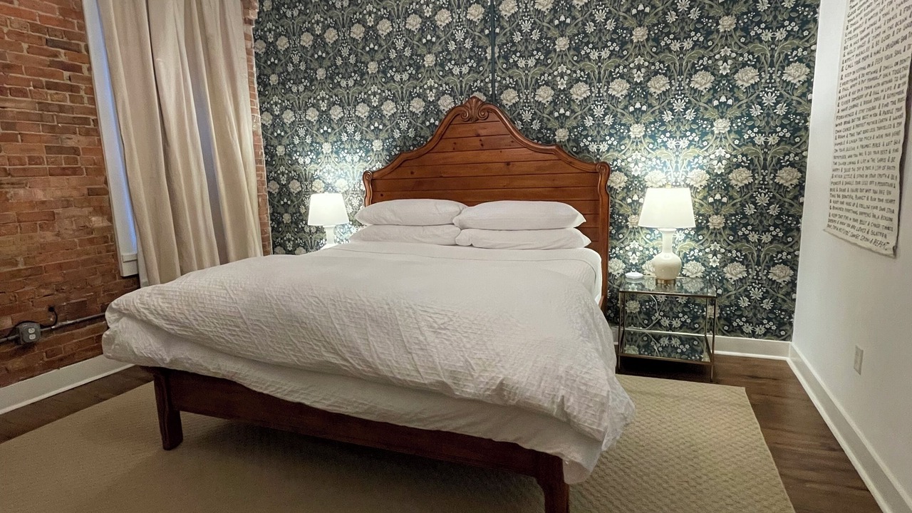 Photo of Bedroom in Downtown