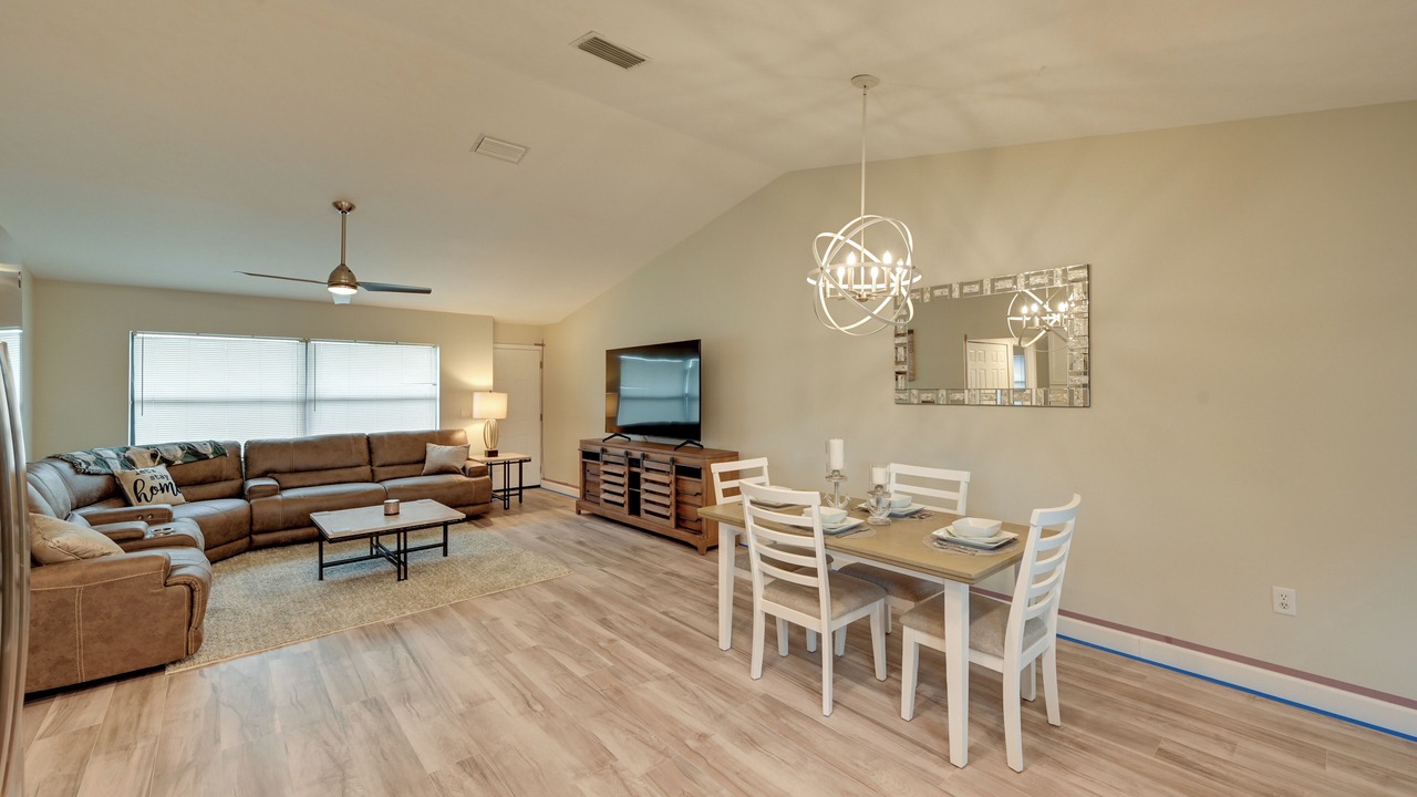 Photo of Livingroom in Highland