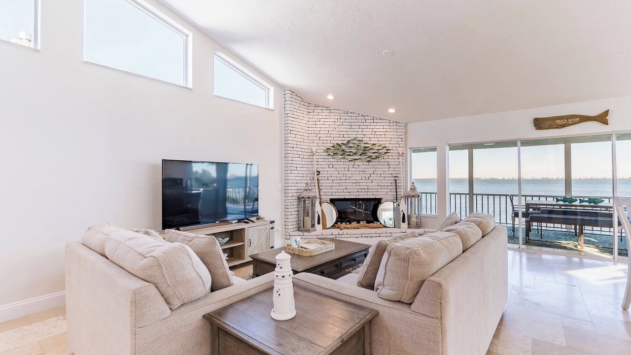 Photo of Livingroom in Whitney Beach