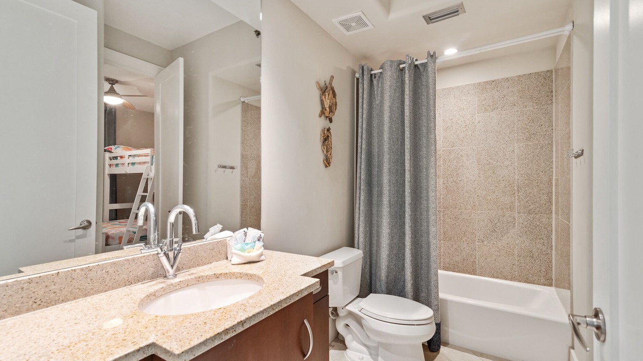 Photo of Bathroom in Orange Beach East