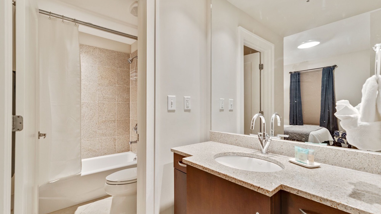 Photo of Bathroom in Orange Beach East