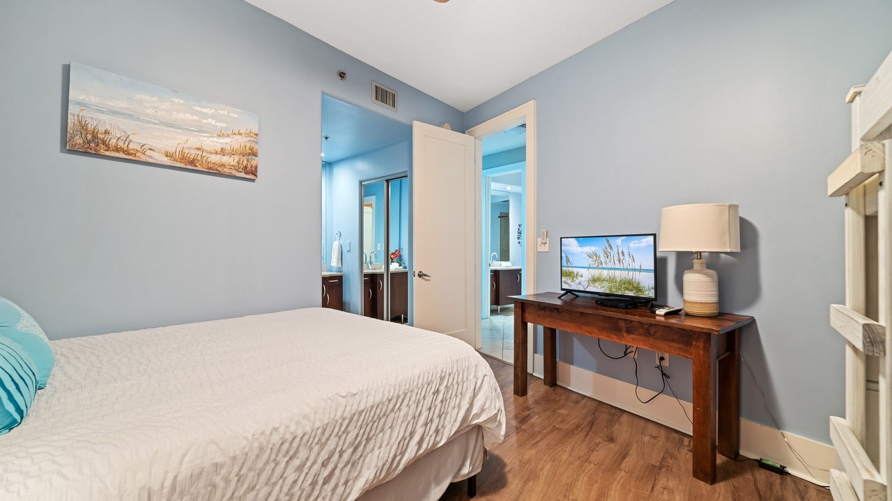 Photo of Bedroom in Orange Beach East