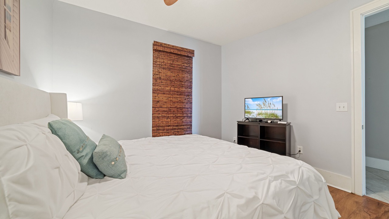 Photo of Bedroom in Orange Beach East