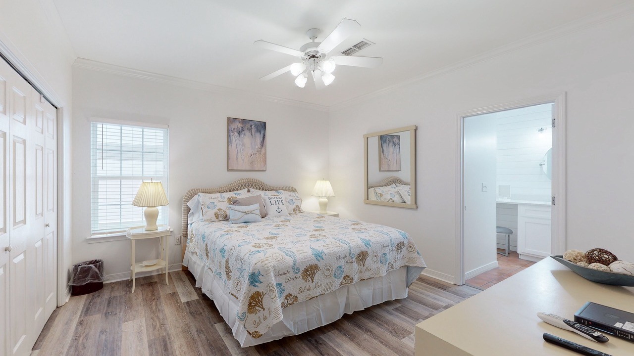 Photo of Bedroom in Dauphin Island