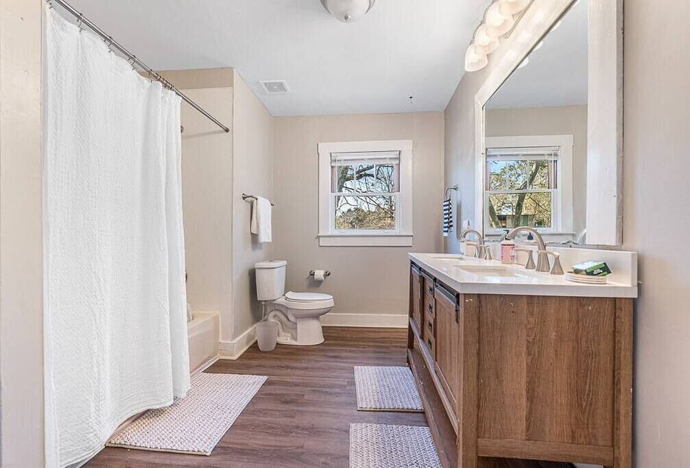 Photo of Bathroom in Saint Elmo
