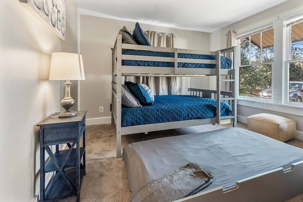 Photo of Bedroom in Saint Elmo
