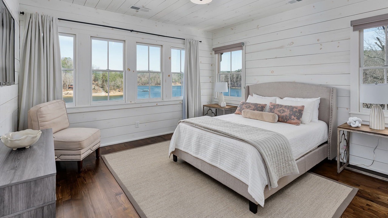 Photo of Bedroom in Crane Hill