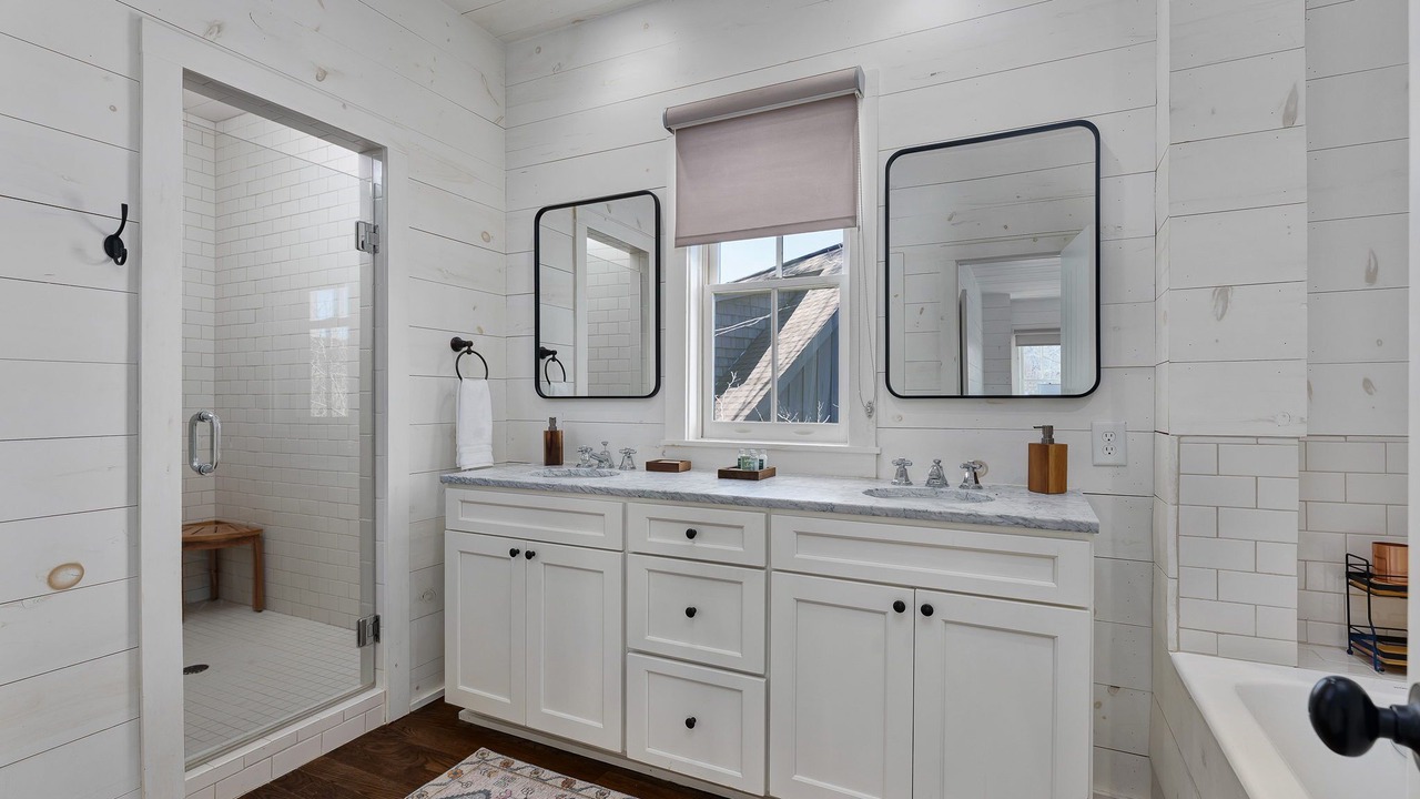 Photo of Bathroom in Crane Hill
