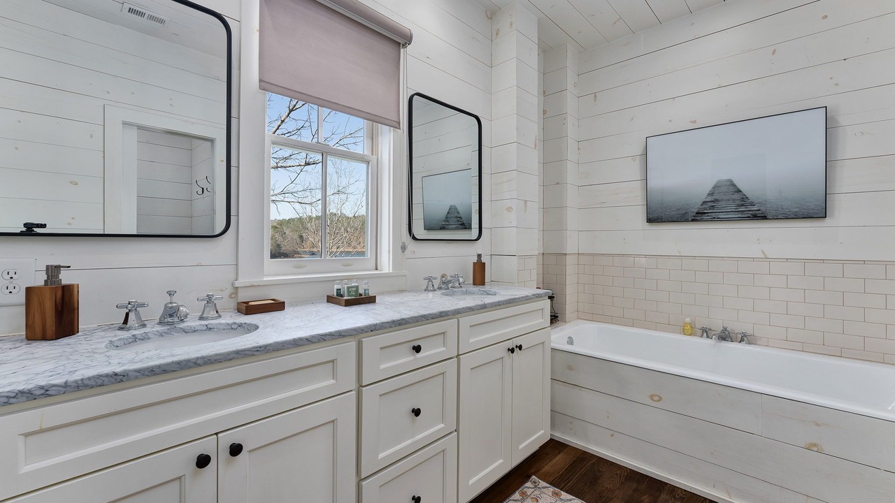 Photo of Bathroom in Crane Hill