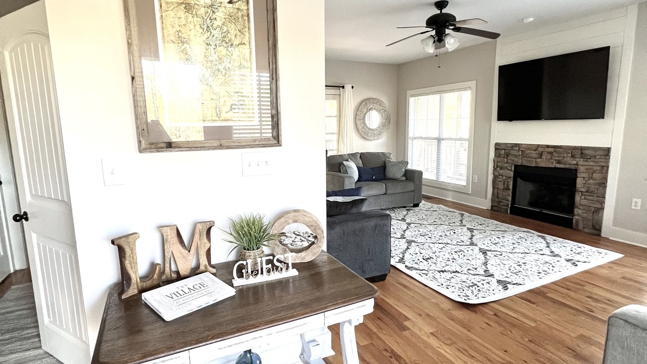 Photo of Livingroom in Tallassee