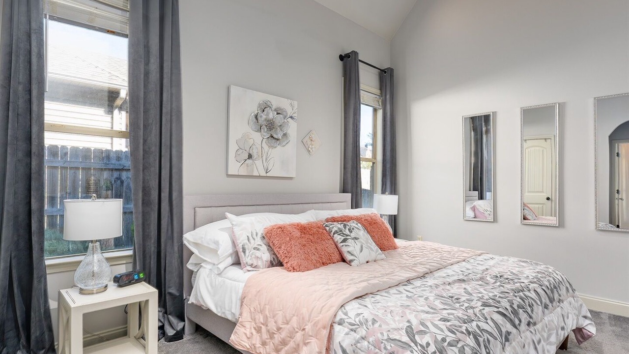 Photo of Bedroom in Wilsonville