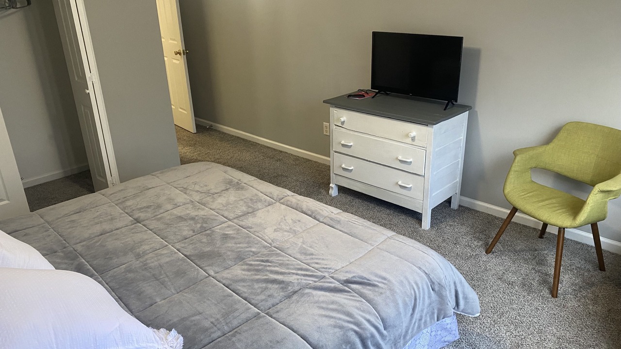 Photo of Bedroom in Enterprise