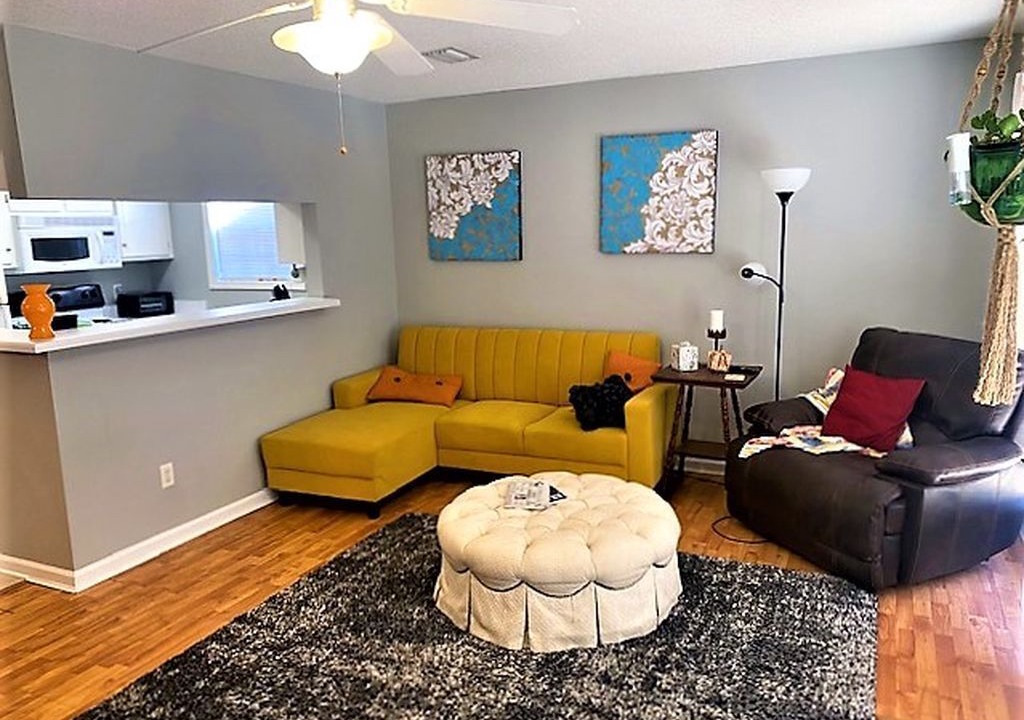 Photo of Livingroom in Enterprise