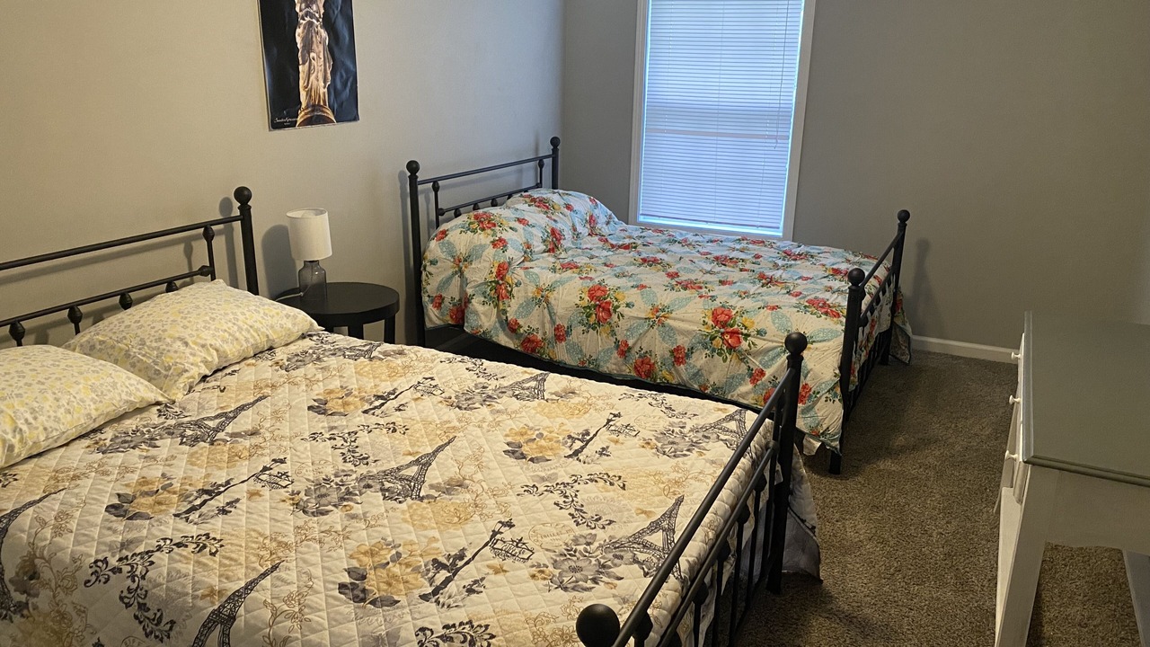 Photo of Bedroom in Enterprise