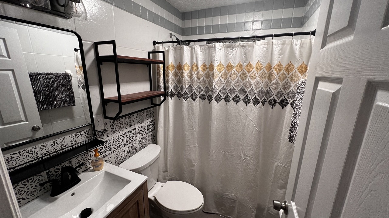 Photo of Bathroom in Rainbow City