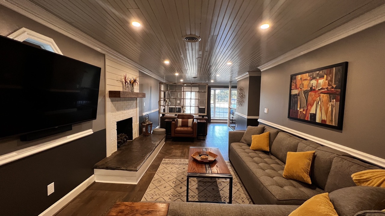 Photo of Livingroom in Rainbow City